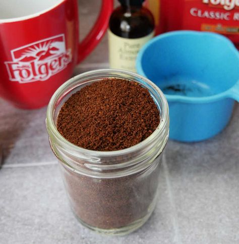 How to Make Homemade Flavored Coffee Diy Coffee Flavoring, Flavored Instant Coffee Mixes, French Vanilla Cappuccino Mix Recipe, Diy Flavored Coffee, Homemade Powdered Coffee Creamer, Canning Coffee, Ground Coffee Recipes, Candy Dips, Coffee Diy Recipes