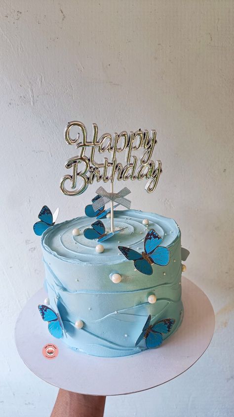 Blue cake, blue colour cake, butterflies cake, simplicity cakes Mini Blue Birthday Cake, Blue Colour Cake Designs, Blue Colour Cake, Blue Butterfly Cake, Butterfly Theme Cake, 23 Birthday Cake, Cake Pic, Friends Birthday Cake, Blue Birthday Cakes