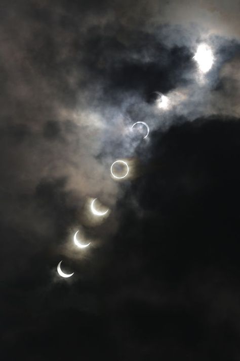 a solar ecplise - Imgur Solar Eclipse Photo, Eclipse Photos, Charcoal Drawings, Moon Moon, Sky Background, Bloodborne, Beautiful Moon, Moon Magic, Solar Eclipse