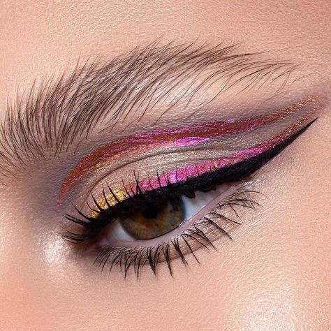 One swipe, infinite shades—#ForArtsSakeCosmetics Dual Chrome Eyeshadow, Color Liquid Eyeliner Looks, Liquid Eyeshadow Look, Multichrome Eyeliner, Multichrome Eyeshadow Looks, Duochrome Eyeliner, Holographic Eye Makeup, Multichrome Makeup, Makeup Pride