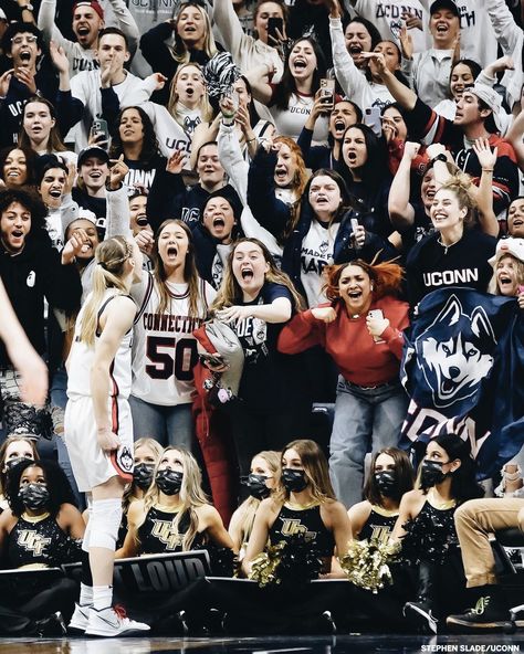 I Could Get Lost For Hours Uconn Basketball, College Basketball Players, Basketball Girlfriend, Uconn Womens Basketball, Paige Bueckers, Jesus Saves Bro, Future Girlfriend, Uconn Huskies, Basketball Photography