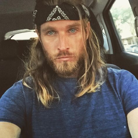 urn the lights down low. #viking #wolf #face #beard #longhair #blonde #blue #bandana #hippie #artist #natural #naturalist #natureboy Picture Ideas Men, Beards Men, Bandana Ideas, Brad Pitt Hair, Long Hair Beard, Receding Hair Styles, Viking Wolf, Bandanas Men, Wolf Face