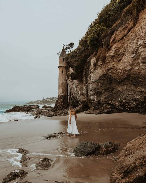 How to Visit Pirate Tower in Laguna Beach // Where to Park // Getting there // Tips #california #lagunabeach #westcoast #hiddengem #victoriabeach Vacation Spots For Couples, Victoria Beach Laguna, Romantic Couple Getaways, West Coast Travel, Victoria Beach, Girls Weekend Getaway, Laguna Beach California, Most Instagrammable Places, California Vacation