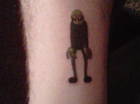 My husbands " salad fingers" for those who know! Southpark Tattoo Ideas, Salad Fingers Tattoo, Horror Knuckle Tattoo, South Park Towelie Tattoo, Trippy Finger Tattoos, South Park Tattoo, Salad Fingers, Hold My Heart, Cute Little Tattoos