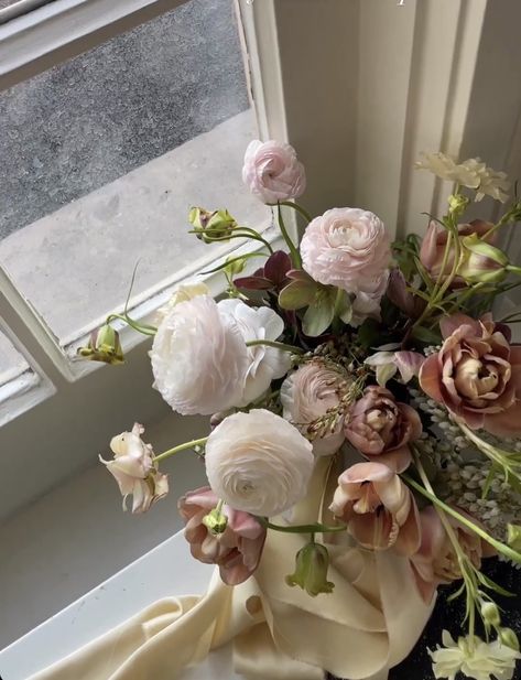 March Flower Arrangements, Mauve Bridal Bouquet, Unique Bridal Bouquets, Peony Bouquet Wedding, Boquette Flowers, Nothing But Flowers, Flower Therapy, Wedding Flower Arrangements, Wedding Mood