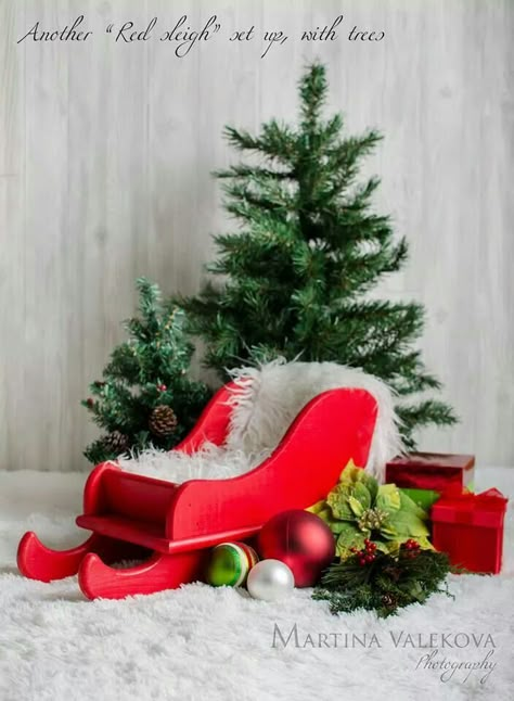 Red sleigh set up #2 Barbie Christmas Photoshoot, Baby In Sleigh Photo, Santa Sleigh Photoshoot, Christmas Sleigh Photoshoot, Sleigh Photoshoot, Diy Christmas Props, Christmas Photoshoot Kids, Christmas Setup, Christmas Photography Family