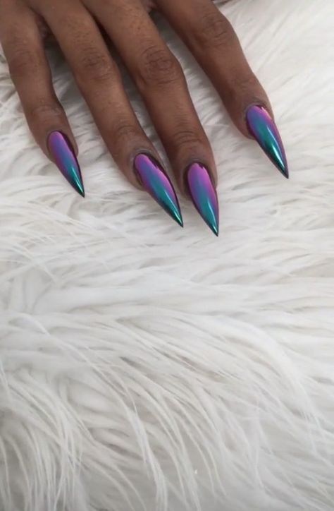 Nails Design Purple, Purple Chrome Nails, Maquillage On Fleek, Purple Nail Designs, Stiletto Nails Designs, Super Nails, Nail Swag, Trendy Nail Design, Chic Nails