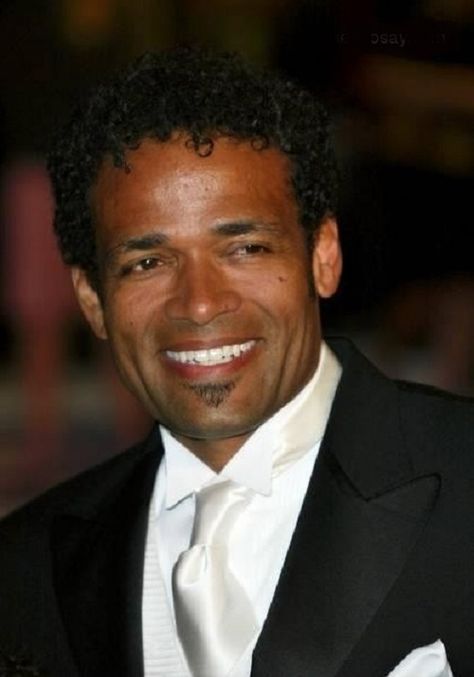 Mario Van Peebles Soul Train Dancers, Mario Van Peebles, Nice Smile, Hollywood Photo, Black Actors, Black Hollywood, Celebrity Sightings, Black Celebrities, Elegant Man