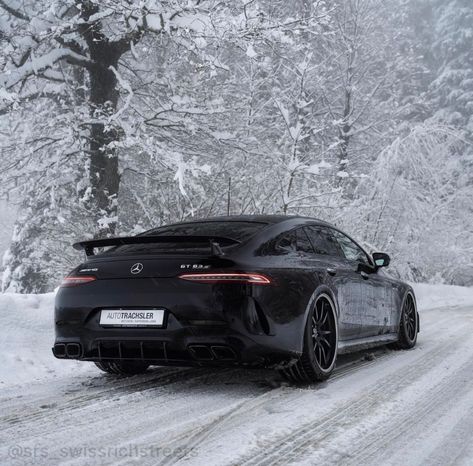 Mercedes Sports Car, Mercedes Sport, Cool Car Backgrounds, Snowy Road, Black Mercedes Benz, Luxury Car Photos, Mercedes Benz Maybach, Dream Cars Mercedes, Lux Cars