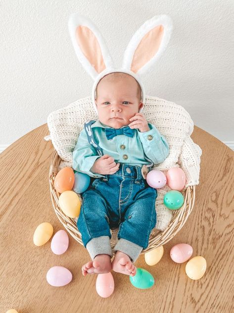 Baby Boy Easter Pictures, Girls Easter Basket Ideas, Newborn Easter Basket, Baby Holiday Pictures, Easter Basket Ideas For Babies, Easter Basket Ideas For Boys, Holiday Baby Pictures, Cute Easter Pictures, Baby Easter Pictures