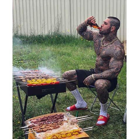 Image may contain: one or more people and food Guy Clothing, Gym Exercises, Muscle Tattoo, Neck Tattoo For Guys, Full Body Tattoo, Best Feeling, Beard Tattoo, Inked Men, Biceps Workout