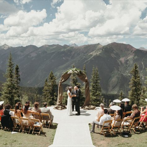 Small Wedding Cake Ideas, Aspen Colorado Wedding, Small Wedding Cake, Mountaintop Wedding, Intimate Wedding Reception, Mountain Top Wedding, Colorado Wedding Venues, Wedding Spot, Intimate Wedding Ceremony