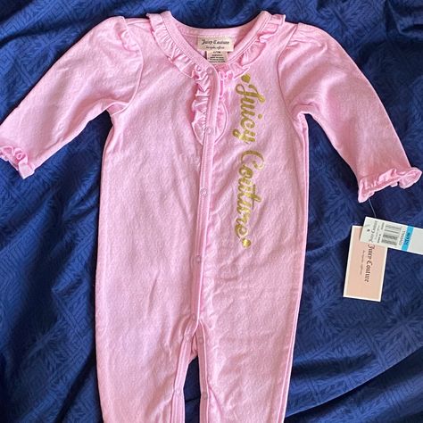 Juicy Couture Soft And Cozy Pink Coverall, Brand New With Tags, Sizes 6/9 Months Juicy Couture Stroller, Juicy Couture Pink Tracksuit, Pink And Green Juicy Couture, Vintage Juicy Couture Tracksuit Pink, Juicy Couture Baby Clothes, Juicy Couture Baby, Kids Pajamas, Baby Size, Juicy Couture