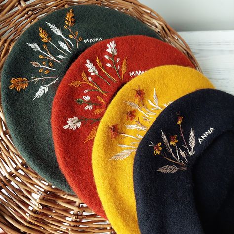 Embroidered Hats Ideas, Unique Beanies, Hats Ideas, Autumn Accessories, Fun Hats, French Hat, Wool Gifts, Wool Beret, Wool Embroidery