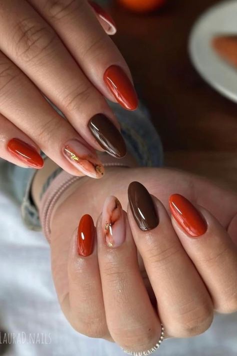 Nails Acrylic Autumn Colors, Gel Nail Designs Autumn 2024, Nail Autumn Design, Red Fall Nails Ideas, Nail Fall 2024, Simple But Elegant Nails, Nails Autumn 2024, Autumn Nail Designs 2024, Nails 2024 Autumn