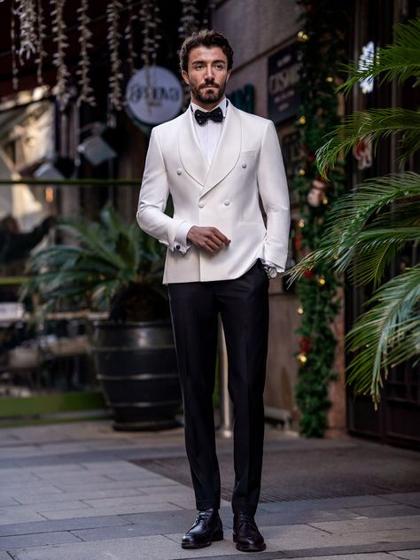 Black And White Double Breasted Suit, Single Button Suit Men, White Blazer Outfit Men, White Tuxedo Men, Double Breasted Pinstripe Suit, White Blazer Men, White Tuxedo Wedding, Vintage Mens Blazer, Mens White Suit