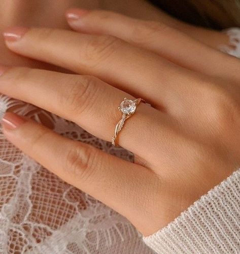 Small Silver Rings Engagement, Vintage Engagement Rings Dainty, Dainty Gold Engagement Ring Simple, Small Simple Engagement Rings Gold, Simple Wedding Rings Small Diamond, Dainty Elegant Engagement Rings, Simple Round Wedding Rings, Minimalist Engagement Ring Vintage, Simple Small Wedding Rings