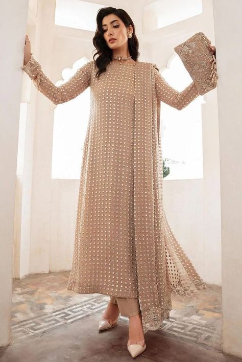 Party Kurta Sets For Women, Fancy Long Shirts Pakistani, Long Shirts For Women Pakistani, Bridal Dress Pakistani, Designer Kurta Sets For Women, Desi Fits, Pakistani Party Wear Dresses, Pakistani Formal Dresses, Pakistani Fancy Dresses