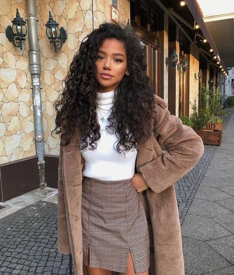 Heart Shaped Face Hairstyles, Winter Mode Outfits, Chique Outfits, Mode Inspo, Winter Fashion Outfits, Looks Vintage, Curly Hair Styles Naturally, Outfits Casuales, Cute Casual Outfits