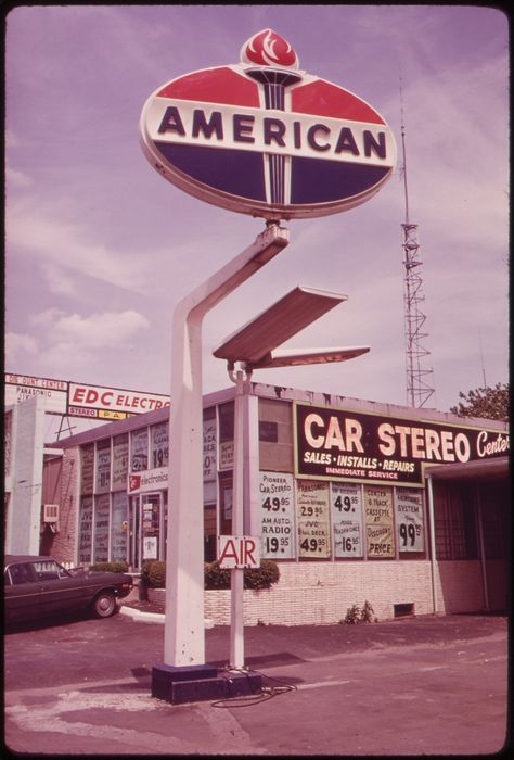 1970's New York City - Page 31 Arthur Tress, Mobil Oil, Old Gas Pumps, Road Maps, Vintage Gas Pumps, Gas Service, Station Service, Standard Oil, Old Gas Stations