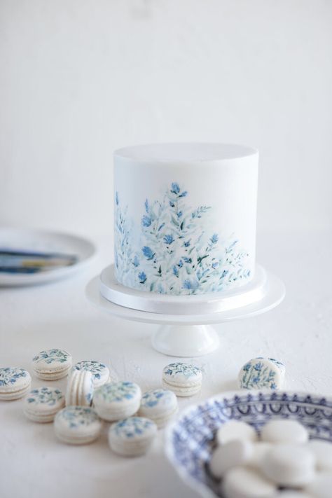 Macaron Wedding, Hand Painted Wedding Cake, Bachelorette Cake, Painted Wedding Cake, Small Wedding Cakes, Luxury Cake, Hand Painted Wedding, Fall Wedding Cakes, Traditional Cakes