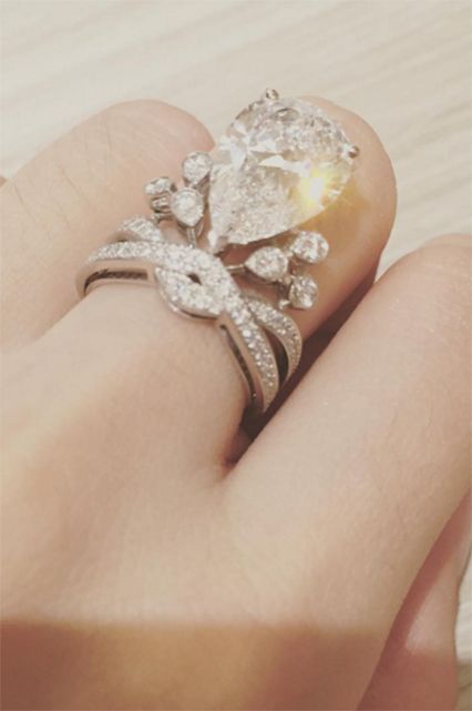 These are the most beautiful wedding photos of the year Angelababy Wedding, Chaumet Josephine, Chaumet Ring, Expensive Wedding Rings, Wedding Of The Year, Pear Shaped Diamond, Harper's Bazaar, Love Ring, Wedding Looks