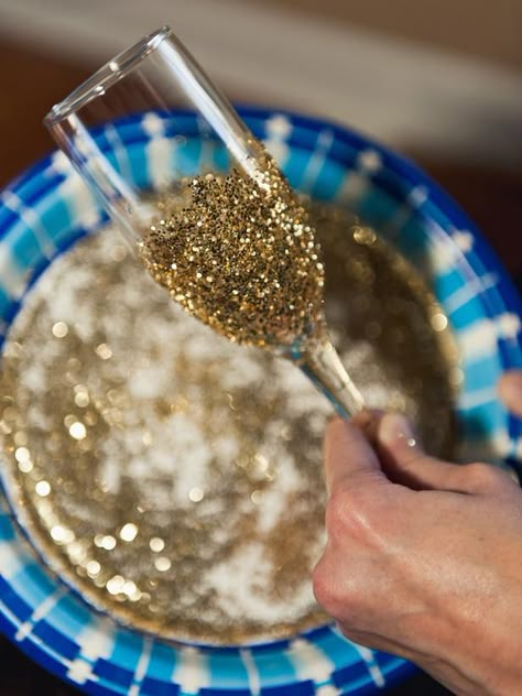 How to Make Glitter Champagne Flutes : Decorating : Home & Garden Television--FOR BRIDESMAIDS Glitter Wallpaper Iphone, How To Make Glitter, Glitter Champagne, Fortune Cookie, Eve Parties, Champagne Flutes, Flutes, New Years Eve Party, Hen Party