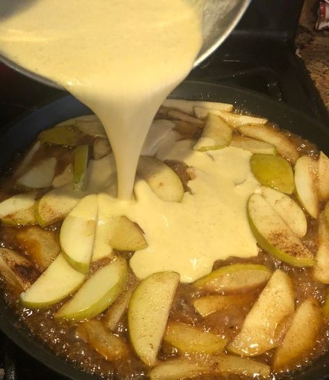 Baked Apple Pancake German Apple Pancake Recipe Easy, Dutch Oven Pancake Recipe, Apple Oven Pancake, Cast Iron Apple Recipes, Apple Pancake Bake, Dutch Apple Pancake Recipe, Apple German Pancake, Baked Apple Pancake Oven, Baked Apple Breakfast