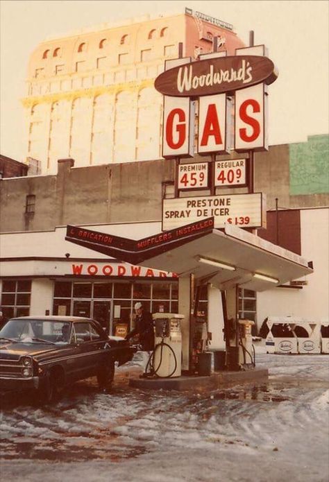 Vintage Vancouver, Vancouver Photos, Old Gas Pumps, Old Gas Stations, Guatemala City, Vancouver Bc Canada, Gas Stations, Filling Station, Long Gone