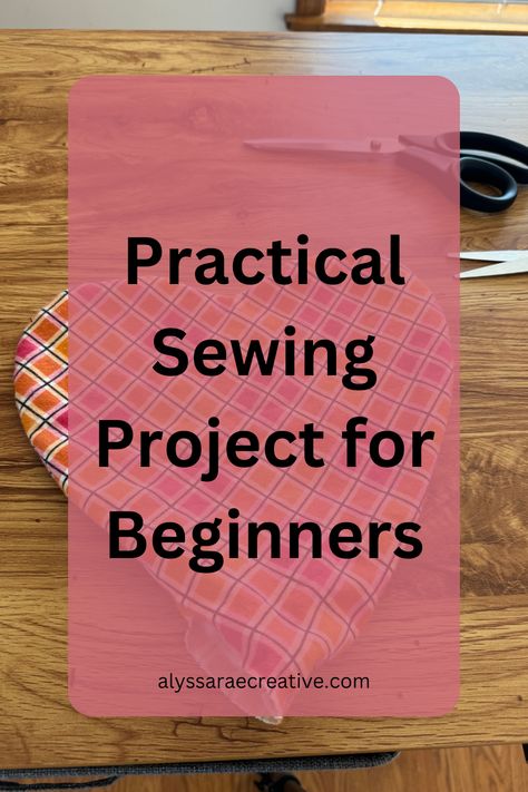 Are you new to sewing and want something simple and practical to sew? Check out this easy sewing tutorial Easy First Sewing Machine Projects, Beginner Sewing Projects Easy For Kids, Beginning Sewing Projects Easy, Beginner Sewing Projects Easy Free Pattern, Sewing Beginners Projects, Beginners Sewing Project, Easy Top Patterns To Sew, Simple Sewing Projects For Kids, Easy Things To Sew For Beginners