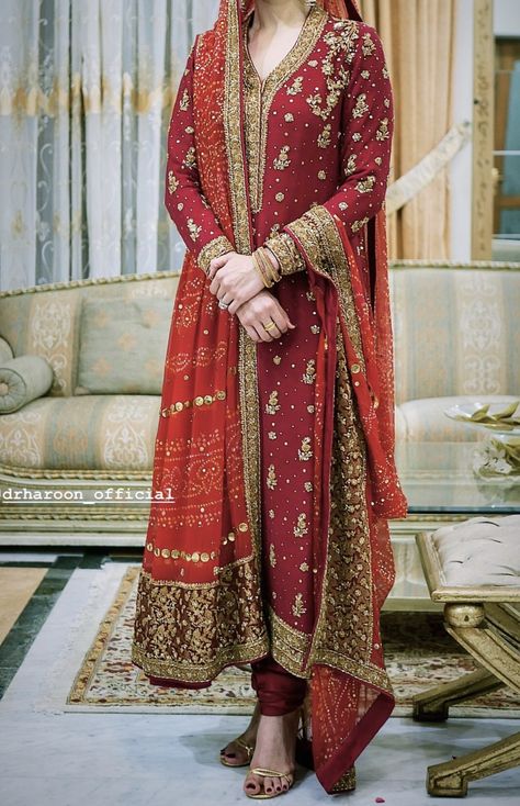 Pakistani Dresses Casual Party Wear, Craft For Love, Dresses Casual Pakistani, Kameez Designs For Women, Shalwar Kameez Designs For Women, Dr Haroon, Party Wear Pakistani, Shalwar Kameez Designs, Nikah Decor