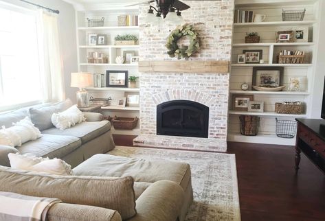 Cozy Fireplace ideas to bring the holidays directly to your living space White Wash Brick Fireplace, Farmhouse Bookshelf, Design Camino, Fireplace Bookshelves, Furnitur Ruang Keluarga, Fireplace Shelves, White Wash Brick, Fireplace Built Ins, Decor Ikea