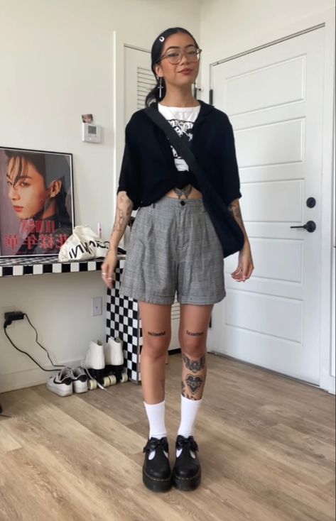 Platform Mary Janes Outfit, How To Style Mary Janes, Outfits With Mary Janes, Mary Janes Outfit, Mary Jane Shoes Outfit, Platform Outfit, Oxfords Outfit, Artsy Outfit, Chubby Fashion