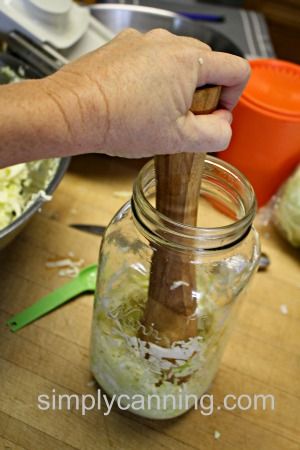 Homemade sauerkraut recipe. Home canning directions included. Canning Sauerkraut, Canning Pickles Recipe, Fermenting Foods, Making Sauerkraut, Fermented Sauerkraut, Sauerkraut Recipe, Fermenting Jars, Homemade Sauerkraut, Home Canning Recipes