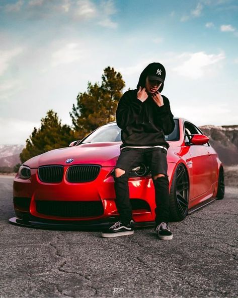 Zyzz Pose, Men Cars Photography, Urban Photography Portrait, Car Shoot, Cars Photography, Car Poses, Dream Cars Bmw, Instagram Profile Picture Ideas, Photographie Portrait Inspiration