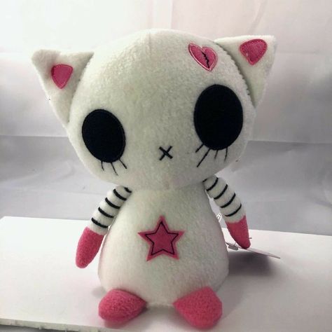 Gothic Plushies, Creepy Stuffed Animals, Doll Plushies, Sewing Stuffed Animals, Kawaii Plush, Kawaii Plushies, Voodoo Dolls, Creepy Dolls, Cute Stuffed Animals