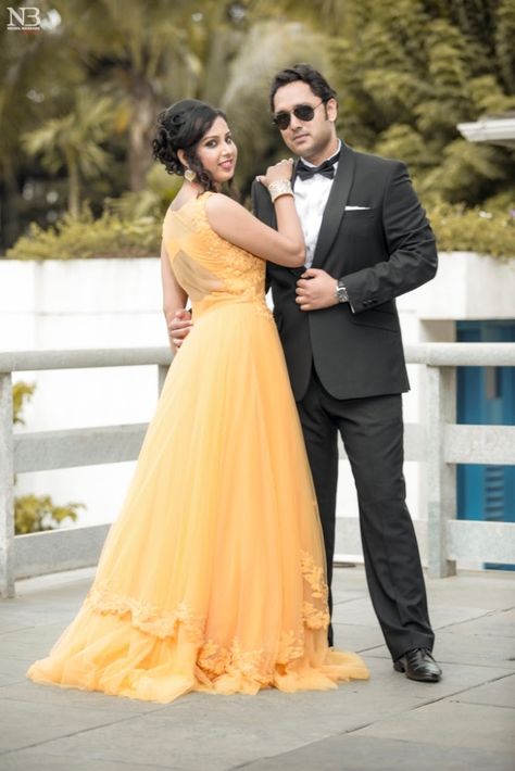 Photo #8 from NB Photography "Pre-wedding Reema+Yogesh" album शादी की तस्वीरें, Indian Bride Photography Poses, Indian Wedding Poses, Wedding Stills, Pre Wedding Photoshoot Outfit, Indian Wedding Photography Couples, Couple Wedding Dress, Indian Bridal Photos, Pre Wedding Photoshoot Outdoor