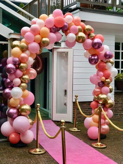 Balloon Arch Around Door, Balloon Arch Entryway, Balloon Entryway, Prom Balloon Arch, Ballon Arch Design, Organic Balloon Arch, Prom Balloons, Balloon Archway, Deco Ballon