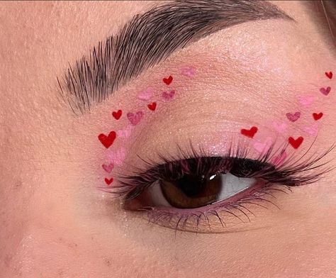 Cherry Eye Makeup, Hearts Eye Makeup, Valentine Eyeliner, Valentines Day Eyeliner, Valentines Eyeliner, Valentines Eye Makeup, Heart Eye Makeup, Heart Eyeliner, Mob Wife Aesthetic