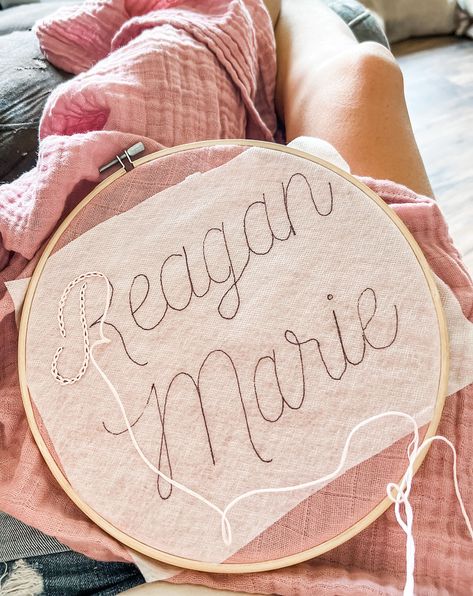 Swaddle Tutorial, Hand Embroidery Letters, Embroidered Onesie, Diy Baby Blanket, Personalized Swaddle, Embroidered Blanket, Name Embroidery, Embroidery Letters, Baby Embroidery