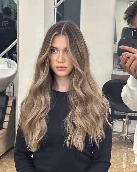 Ashy Brown Blonde Hair Balayage, Airtouch Hair Brown, Blonde Balayage On Dark Hair Brunettes, Brushlight Hair Brown, Ashy Brown Hair Balayage Ash Blonde, Ashy Light Brown Hair Balayage, Bronde Balayage On Dark Hair, Low Balayage, Cool Toned Balayage