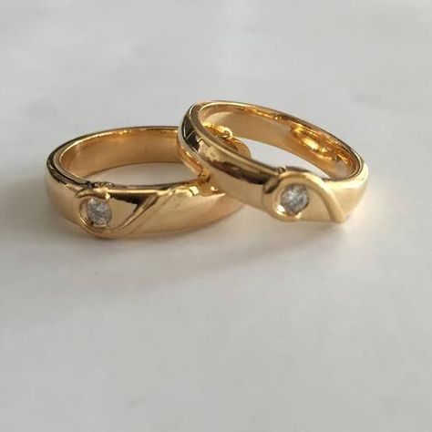 Wedding Rings Platinum, Handmade Bands, Fashion Jewelry Necklaces Gold, Mens Wedding Rings Gold, Gold Stacking Rings Wedding, Heart Shaped Engagement Rings, Couple Ring Design, Heart Shaped Ring, Heart Wedding Rings