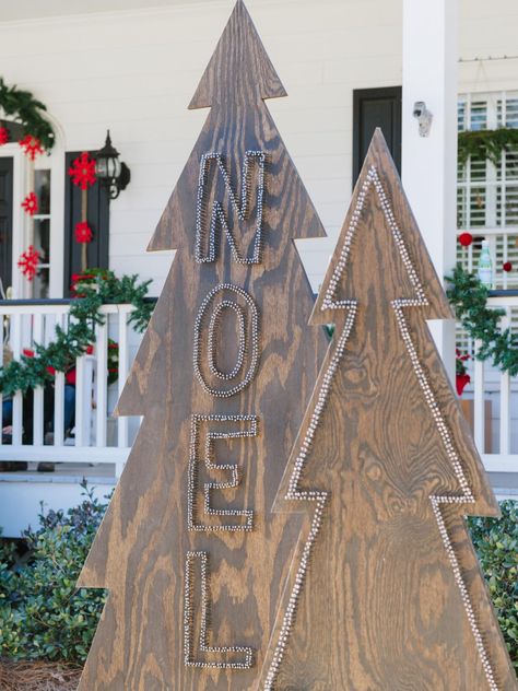 Plywood Christmas Tree, Front Yard Christmas, Plywood Christmas, Diy Christmas Yard Decorations, Christmas Decor Outside, Christmas Tree Silhouette, Wood Christmas Decorations, Wooden Christmas Tree Decorations, Wood Trees