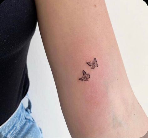 #tattoo #tiktok #aesthetic #butterfly Double Butterfly Tattoo, Tattoo Ideas Aesthetic, Tattoos To Honor Mom, Shoulder Sleeve Tattoos, Aesthetic Butterfly, Double Butterfly, Simple Butterfly, Back Of Shoulder Tattoo, Hand Tattoos For Women