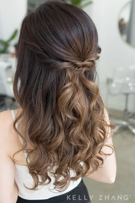 Graduation Hair Styles Half Up Half Down, Party Hairstyles For Girls, Prom Hair Up, Grad Hair, Prom Hair Medium, Diy Prom, Wedding Hairstyles For Medium Hair, Cap Decoration, Prom Hairstyles For Long Hair