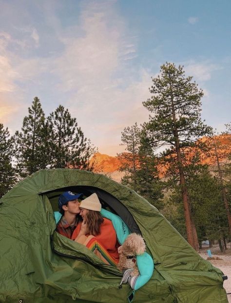 Granola Girl Aesthetic, Camping Vibes, Camping Aesthetic, Shotting Photo, Granola Girl, Shooting Photo, 2023 Vision Board, Camping Life, 2023 Vision