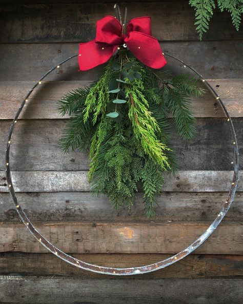 Barrel Ring Decor, Wine Barrel Hoops Ideas, Whiskey Barrel Ring Wreath, Ideas For Wine Barrel Rings, Wine Barrel Ring Wreath Christmas, Outdoor Whiskey Barrel Christmas Decor, Wine Barrel Ring Christmas Wreath, Whisky Barrel Stave Ideas, Wine Barrel Hoop Ideas