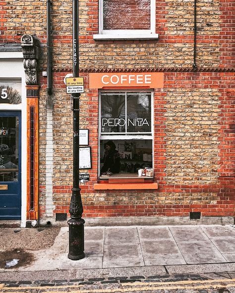 Hole In The Wall Cafe, Columbia Road, Bakery Ideas, Hole In The Wall, Cafe Ideas, Shop Ideas, Coffee Time, Bentley, The Wall