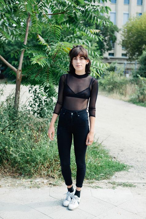 Name: JasmineAge: 26Job: Fashion Design Student  #refinery29 http://www.refinery29.com/berghain-berlin-street-style-pictures#slide-18 Italian Street Style, Berlin Street Style, Outfits Nightclub, Berlin Fashion Street, Techno Outfit, Techno Fashion, Famous Outfits, Night Club Outfits, Rave Fashion