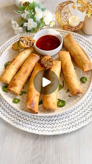 Melting Pot Dining on Instagram: "Keema Noodle Rolls 
Ramadan Special 

Let’s make Something different for Iftar snacks. Sharing these rolls recipe with tips, make sure to carefully read the recipe. These rolls are new favorite for my kids. 

Recipe 
3 pounds of minced chicken 
1 1/2 tbs chopped garlic 
2 to 3 chopped ginger and green chilies 
1 1/2 tbs red pepper flakes 
1 1/2 tsp salt 
1 tsp black pepper 
1 cup green and red bell peppers thinly sliced 
2 cups cabbage 
1/2 packet of boiled spaghetti 
1 tbs soy sauce and chili sauce 
1/2 cup cilantro 
Roll sheets 
4 tbs Oil for cooking 
Making. 
1. In a pot add in oil then garlic , stir for 2 minutes and then add keema. 
2. After stirring add spices and keep stirring for some time so it mixes properly. 
3. Add in the chopped ginger and chi Healthy Ramadan Recipes Iftar, Ramzan Special Iftar Recipe, Ramadan Recipes Iftar Pakistan, Ramazan 1st Sehri, Ramadan First Sehri, Melting Pot, Chopped Garlic, Red Bell Pepper, Green Chilies